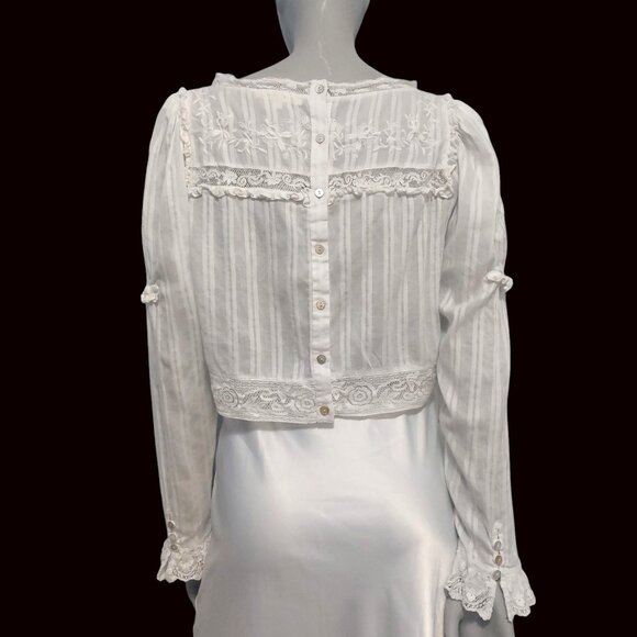 LoveShackFancy Top White 12 Long Sleeves Back Buttons Eyelet Cotton Romantic EUC - Picture 6 of 12